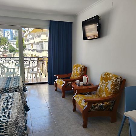 Apartamentos Leonor Carihuela 托雷莫利诺斯 外观 照片