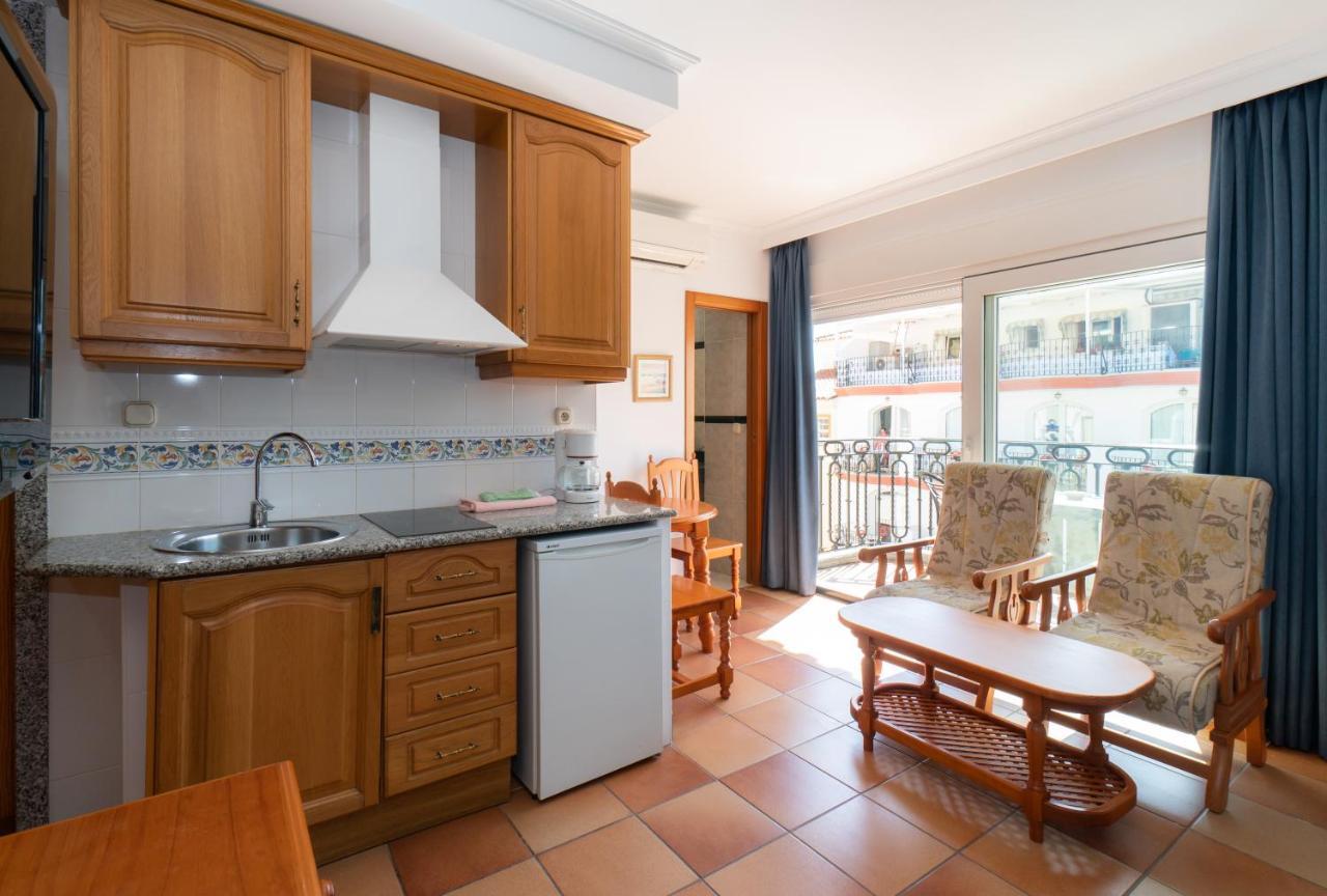 Apartamentos Leonor Carihuela 托雷莫利诺斯 外观 照片