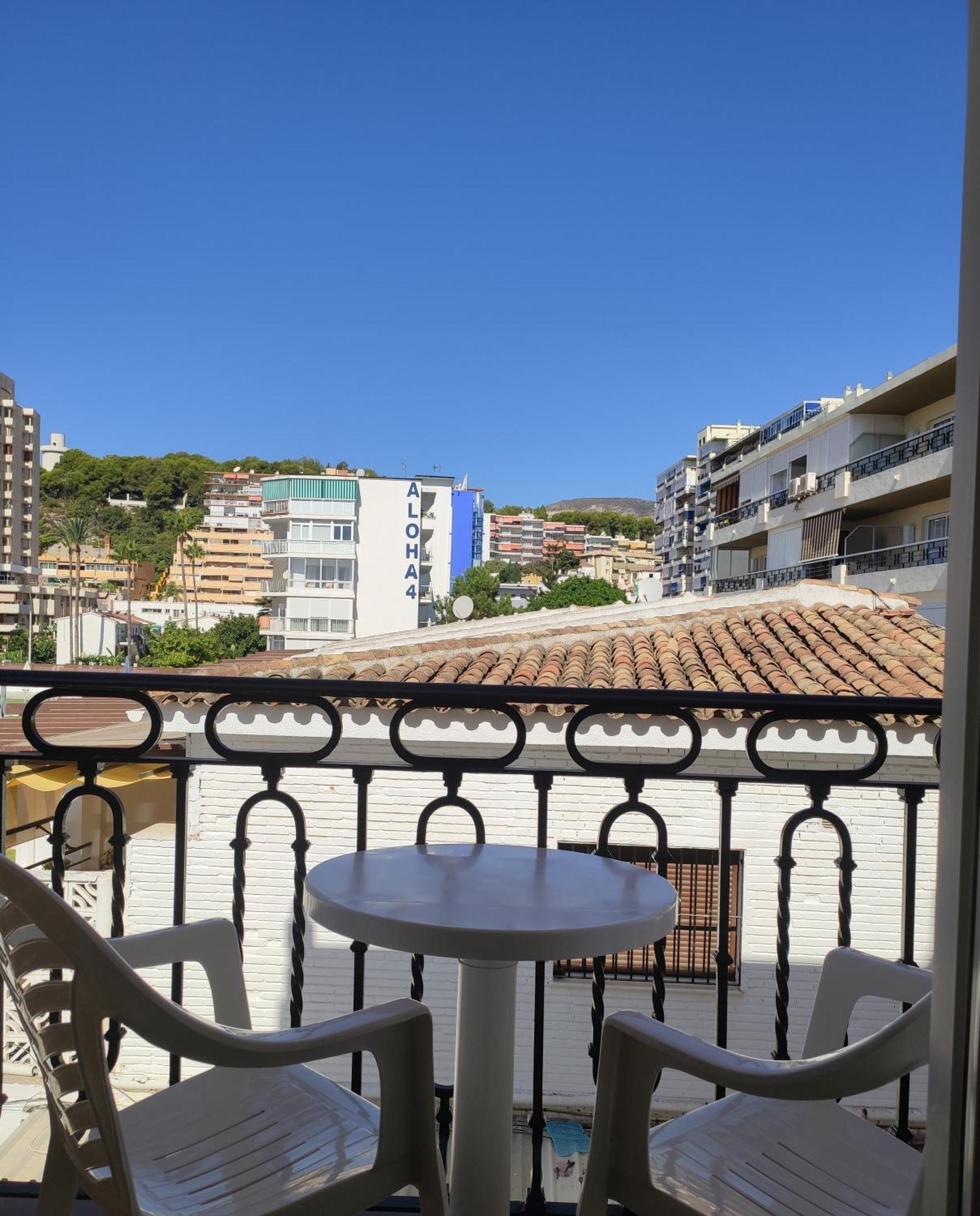Apartamentos Leonor Carihuela 托雷莫利诺斯 外观 照片