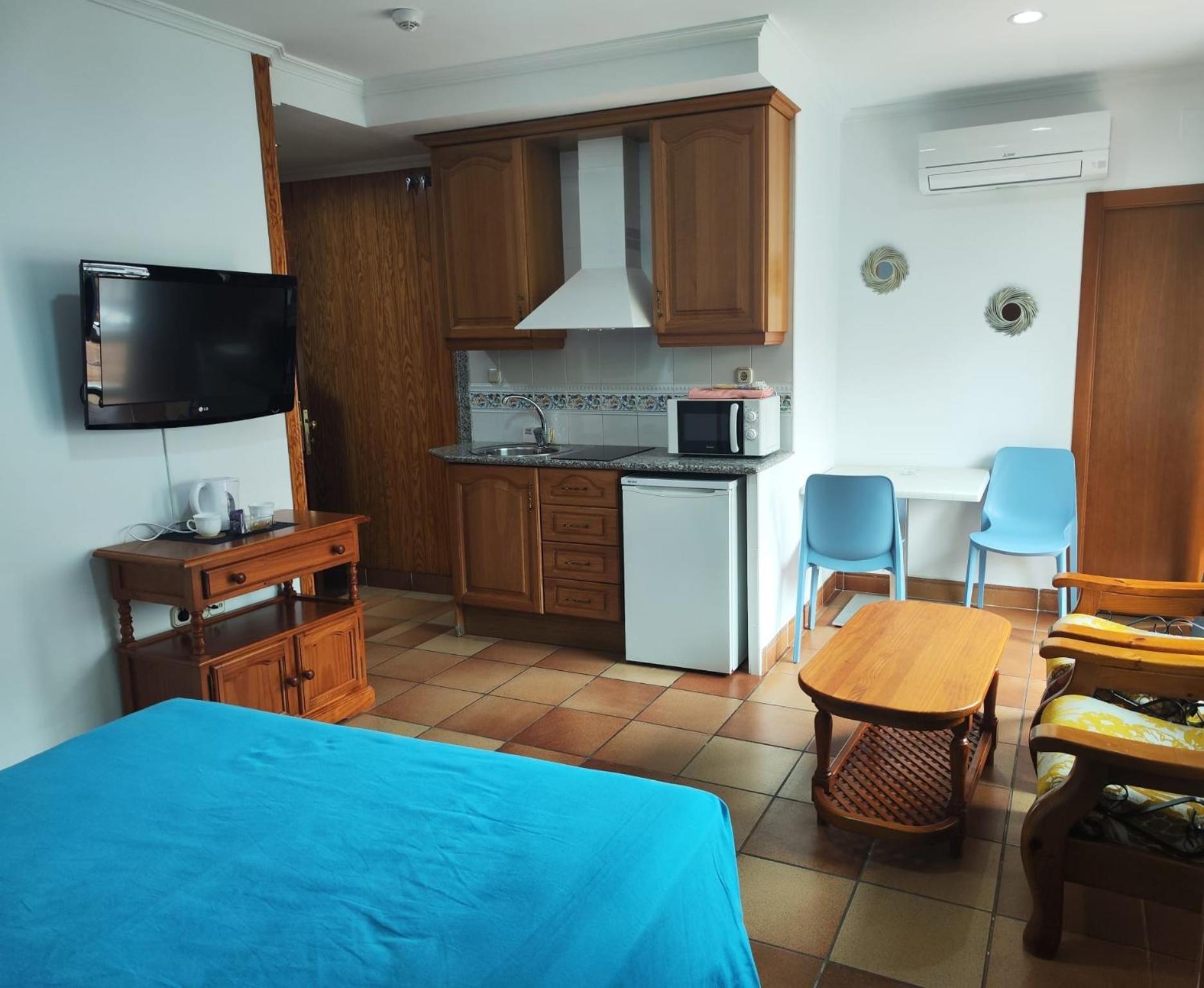 Apartamentos Leonor Carihuela 托雷莫利诺斯 外观 照片