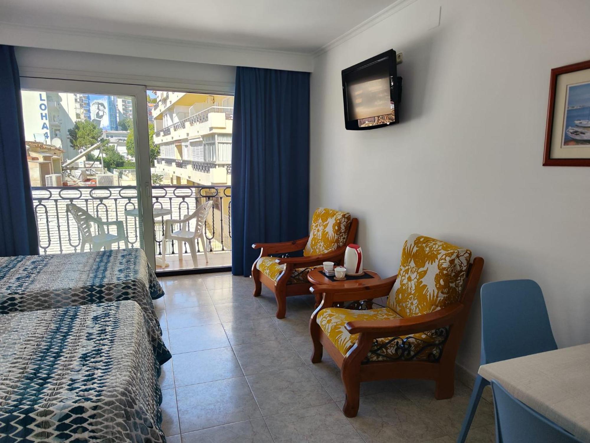 Apartamentos Leonor Carihuela 托雷莫利诺斯 外观 照片
