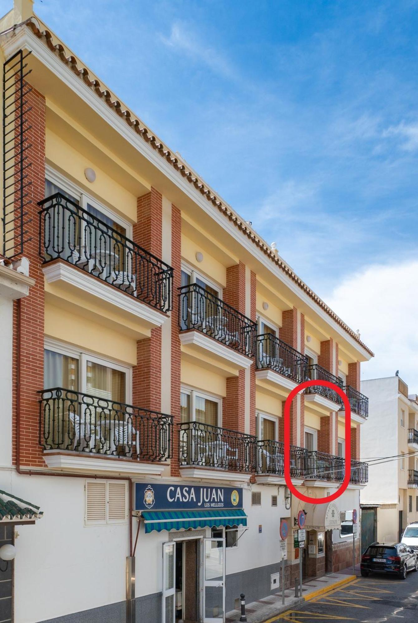 Apartamentos Leonor Carihuela 托雷莫利诺斯 外观 照片