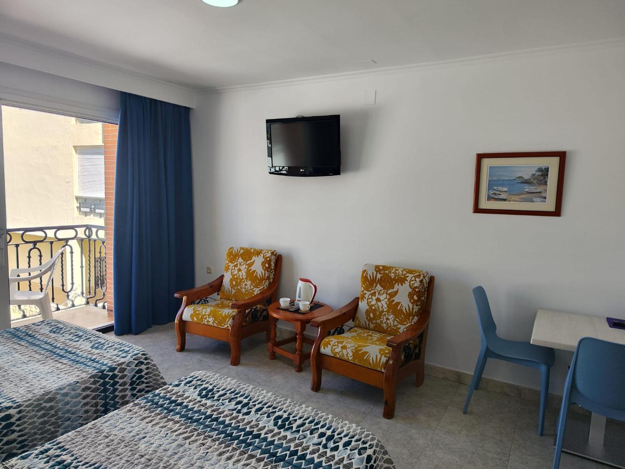 Apartamentos Leonor Carihuela 托雷莫利诺斯 外观 照片