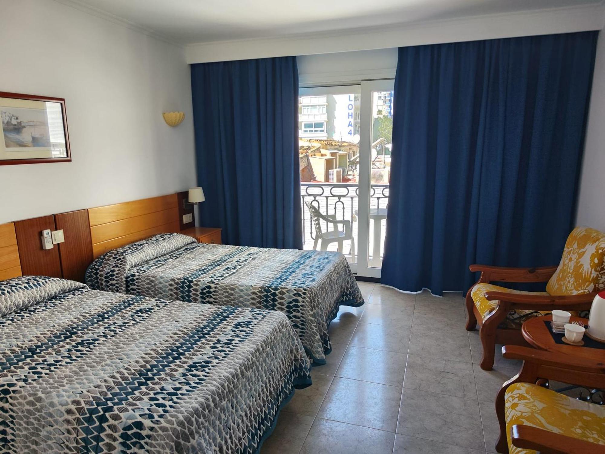 Apartamentos Leonor Carihuela 托雷莫利诺斯 外观 照片