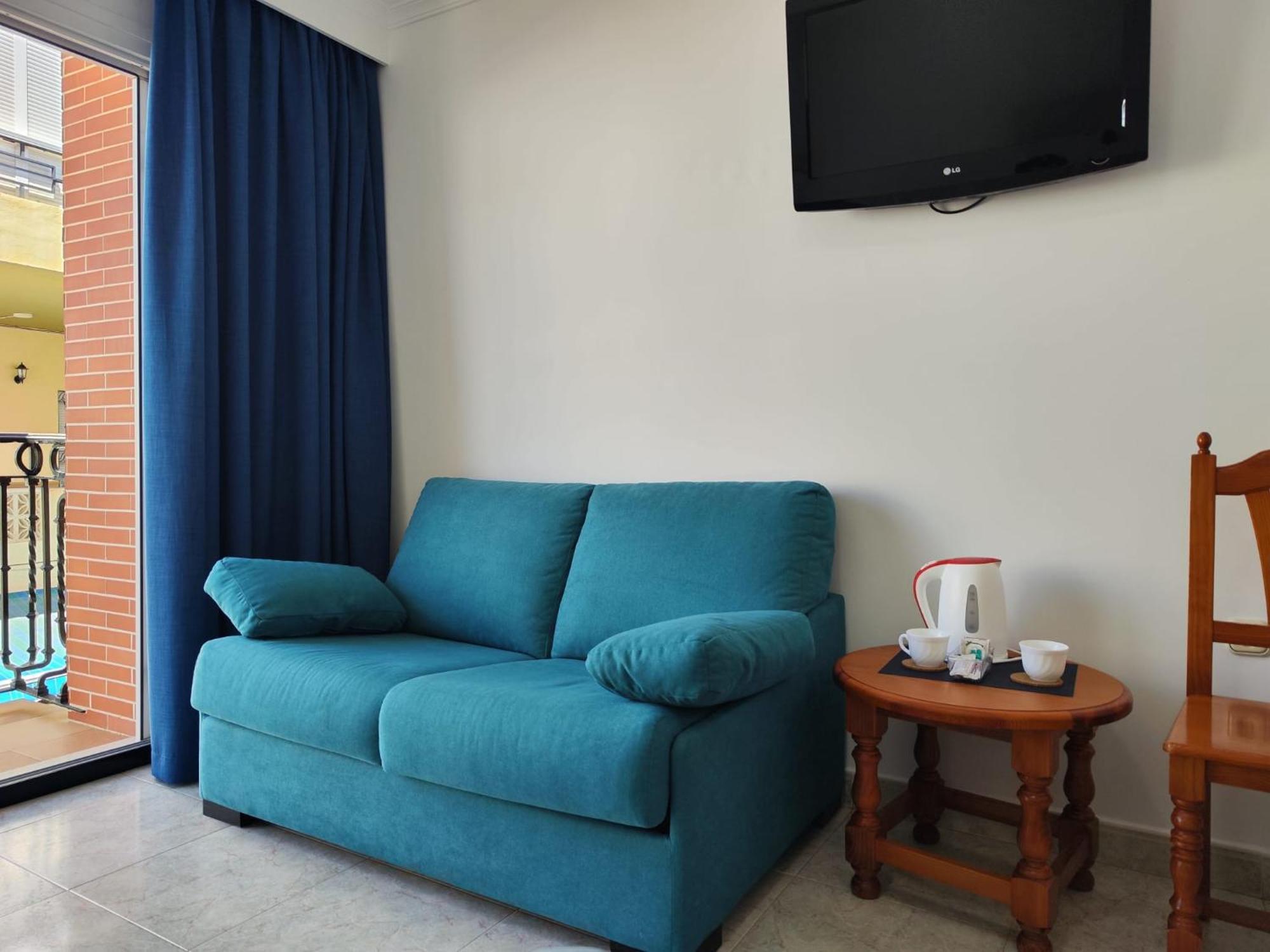 Apartamentos Leonor Carihuela 托雷莫利诺斯 外观 照片