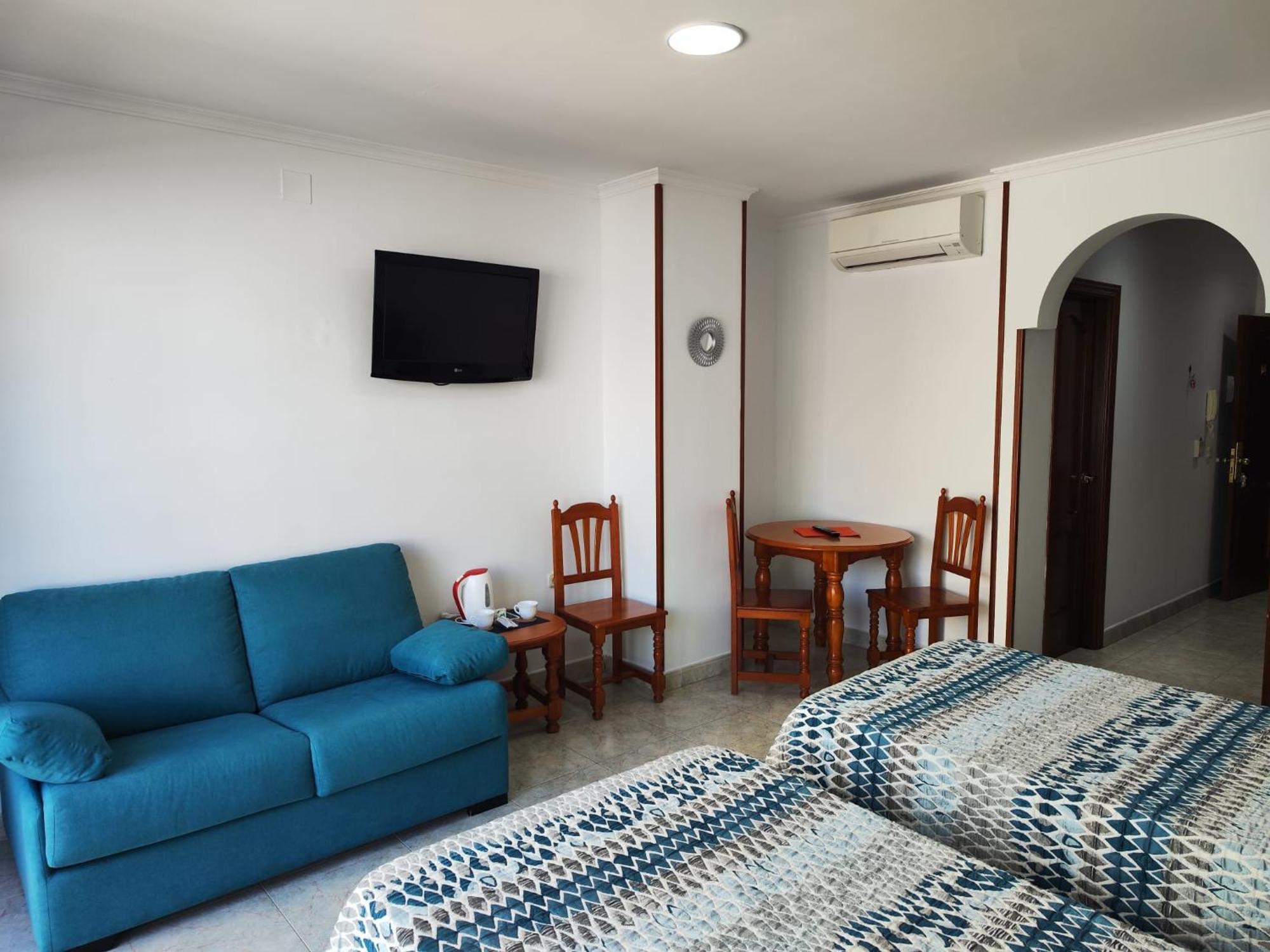 Apartamentos Leonor Carihuela 托雷莫利诺斯 外观 照片