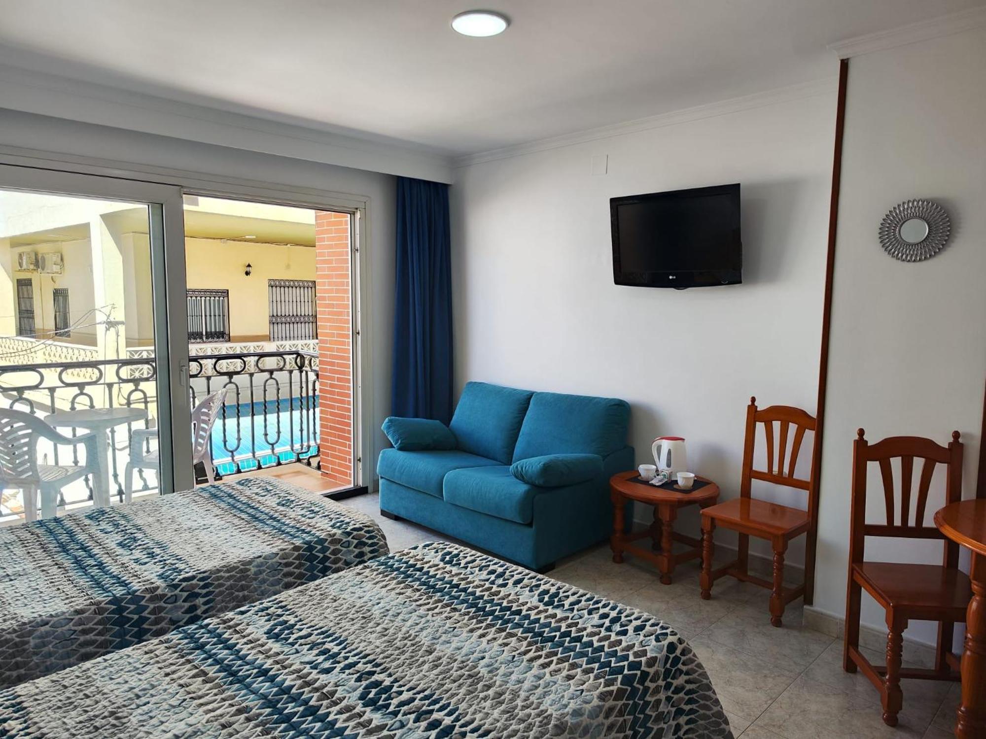 Apartamentos Leonor Carihuela 托雷莫利诺斯 外观 照片