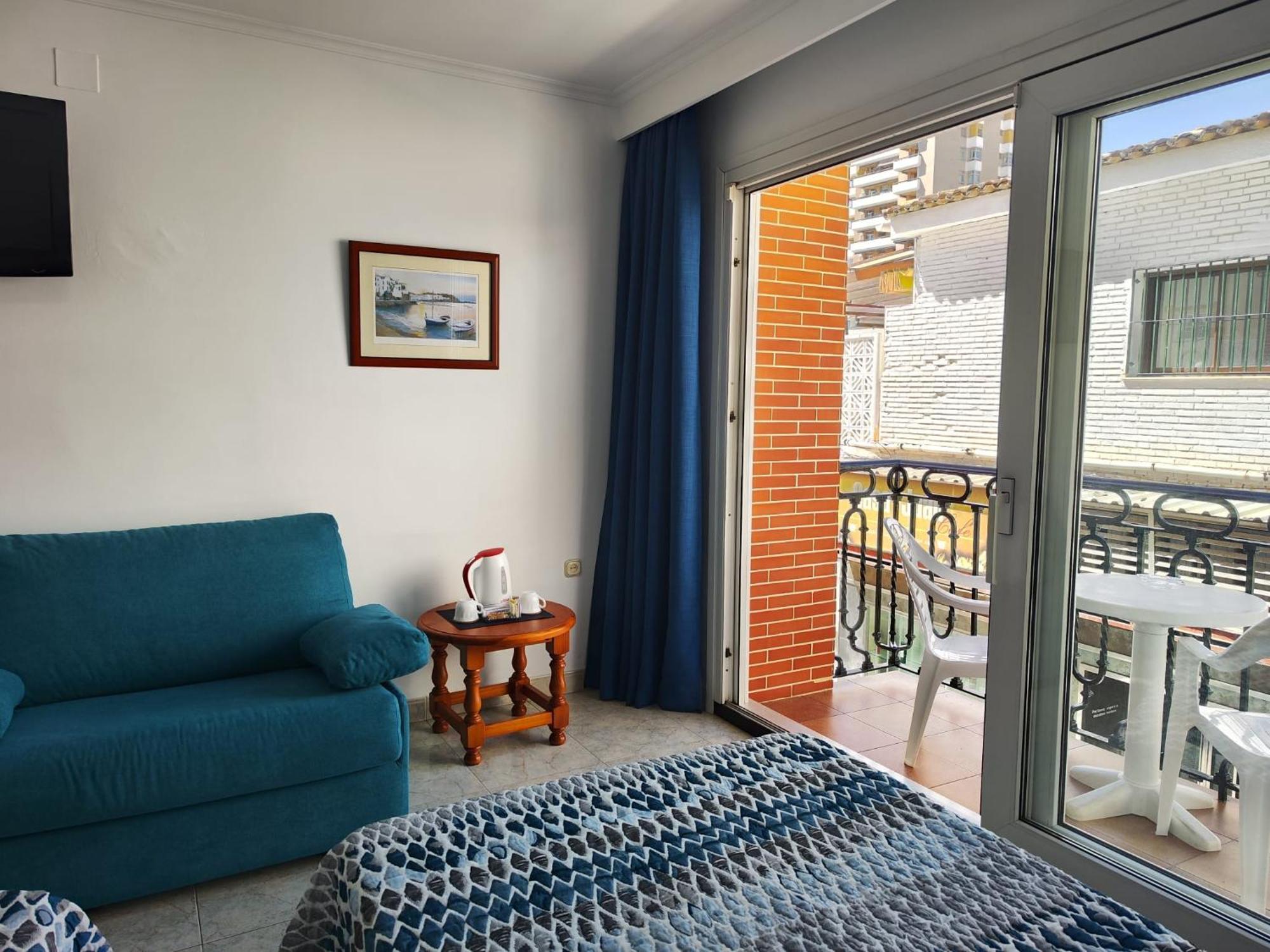 Apartamentos Leonor Carihuela 托雷莫利诺斯 外观 照片