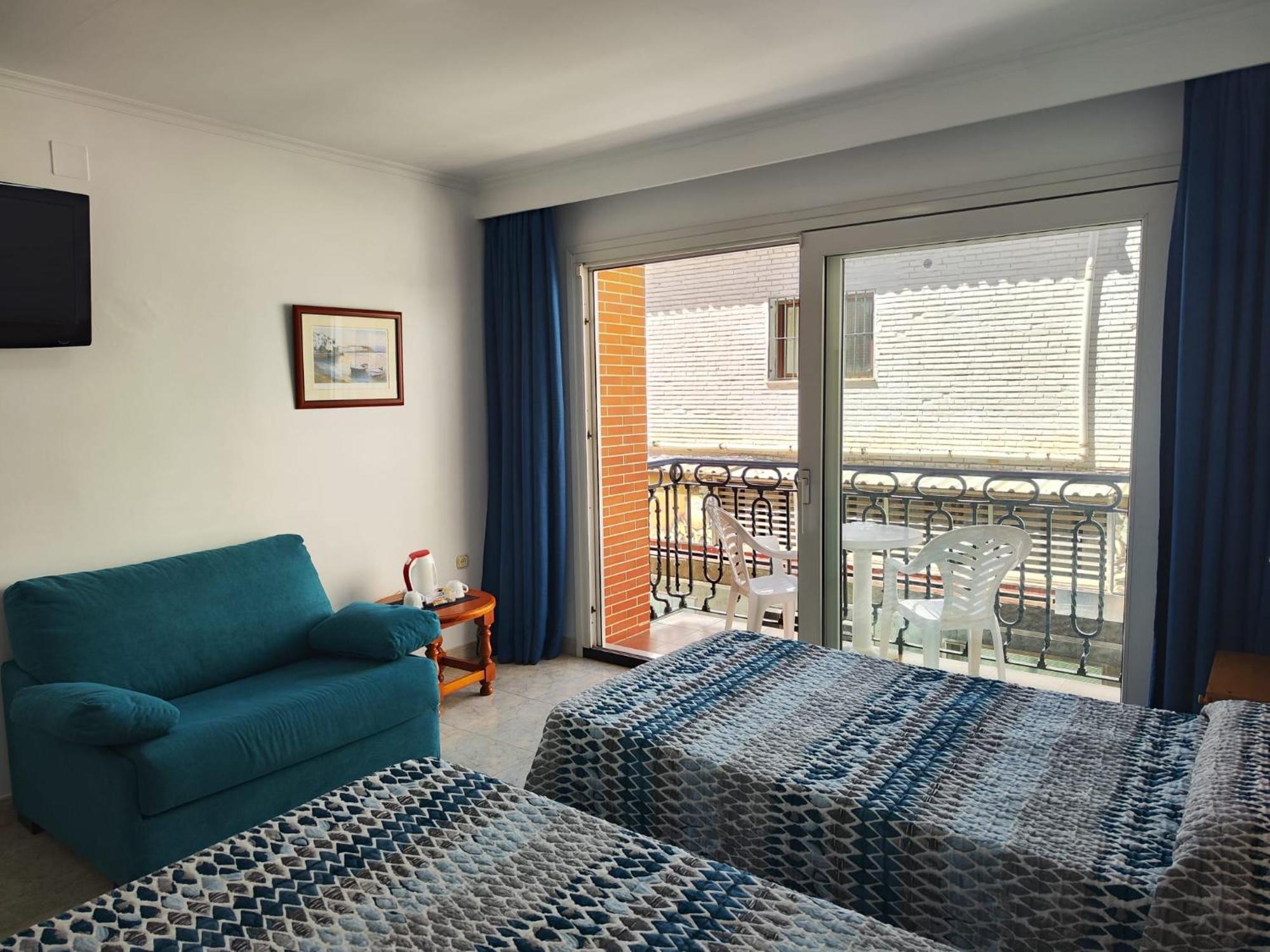 Apartamentos Leonor Carihuela 托雷莫利诺斯 外观 照片