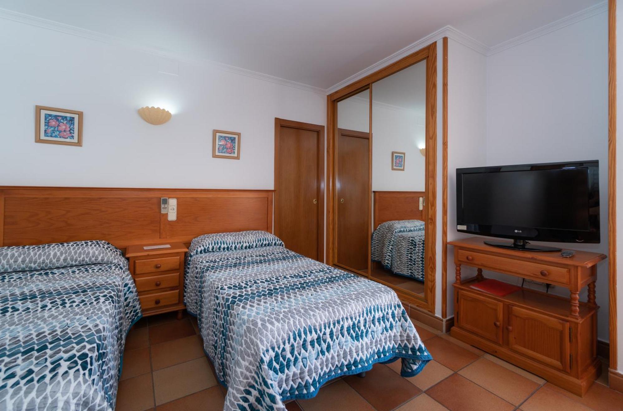 Apartamentos Leonor Carihuela 托雷莫利诺斯 客房 照片