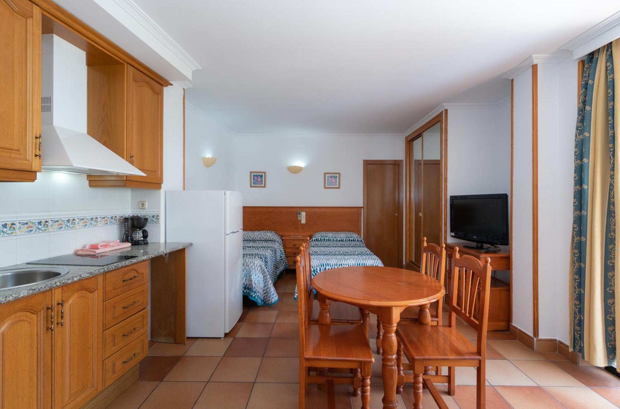Apartamentos Leonor Carihuela 托雷莫利诺斯 客房 照片