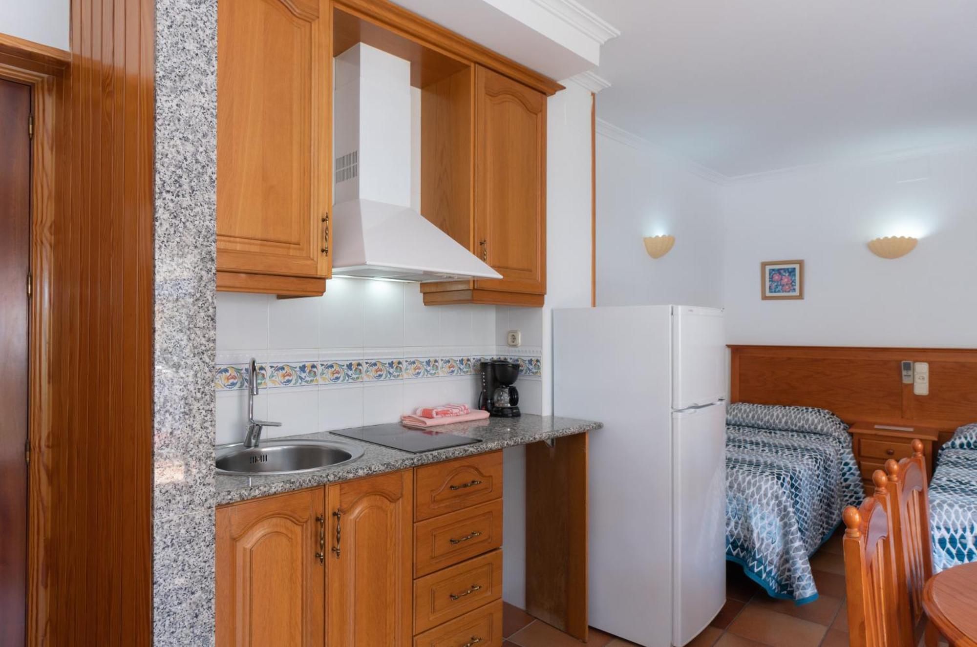 Apartamentos Leonor Carihuela 托雷莫利诺斯 客房 照片